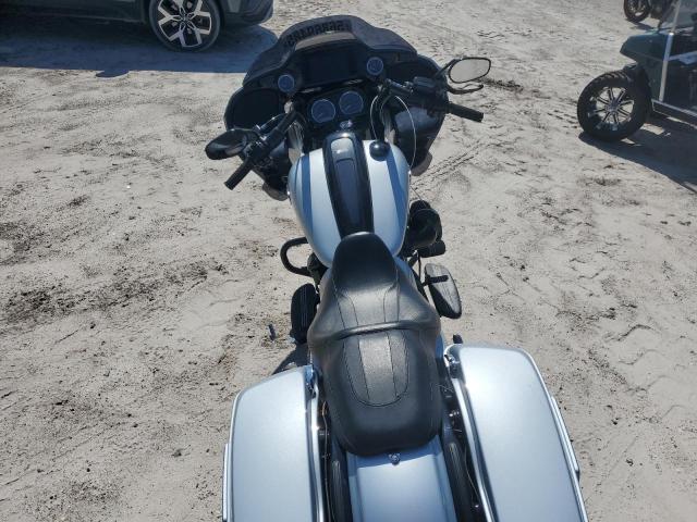  HARLEY-DAVIDSON FL 2023 Серебристый