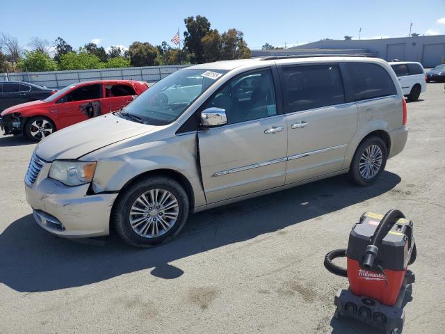 2013 Chrysler Town & Country Touring L
