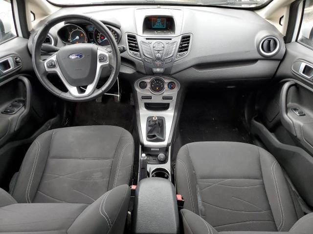 Hatchbacks FORD FIESTA 2015 Biały
