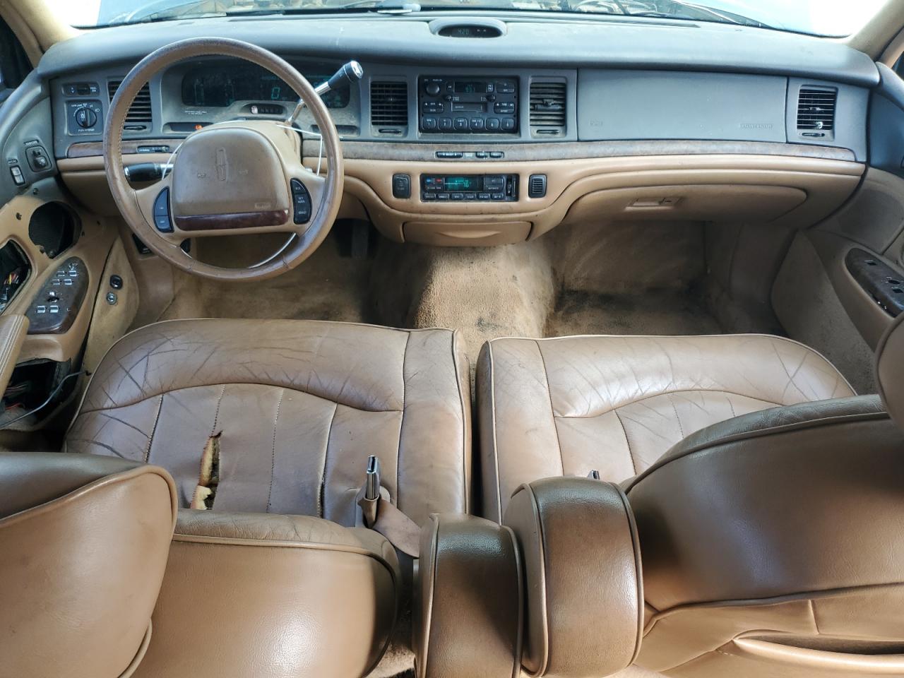 1996 Lincoln Town Car Executive VIN: 1LNLM81W6TY686758 Lot: 58378185