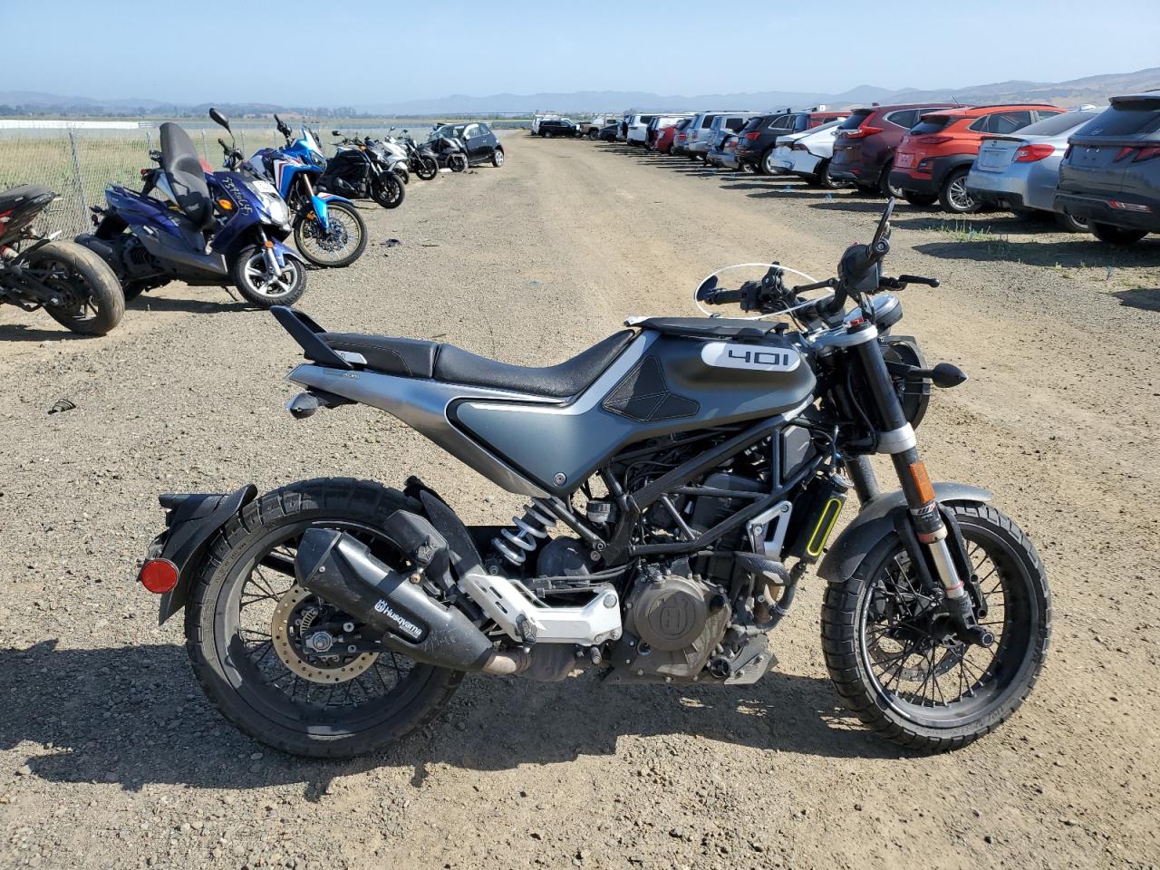 2020 Husqvarna Vitpilen 401/Svartpilen 401 للبيع في American Canyon، CA - Side