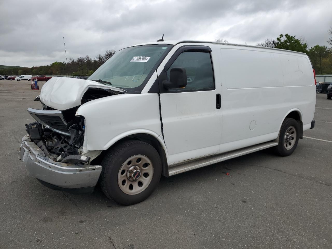 2011 Gmc Savana G1500 for Sale in Brookhaven, NY - Front End