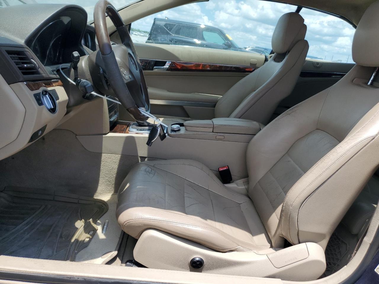 Image 7 of 2011 Mercedes-Benz E-klasse salvage vehicle - Lot #57095815 at Copart