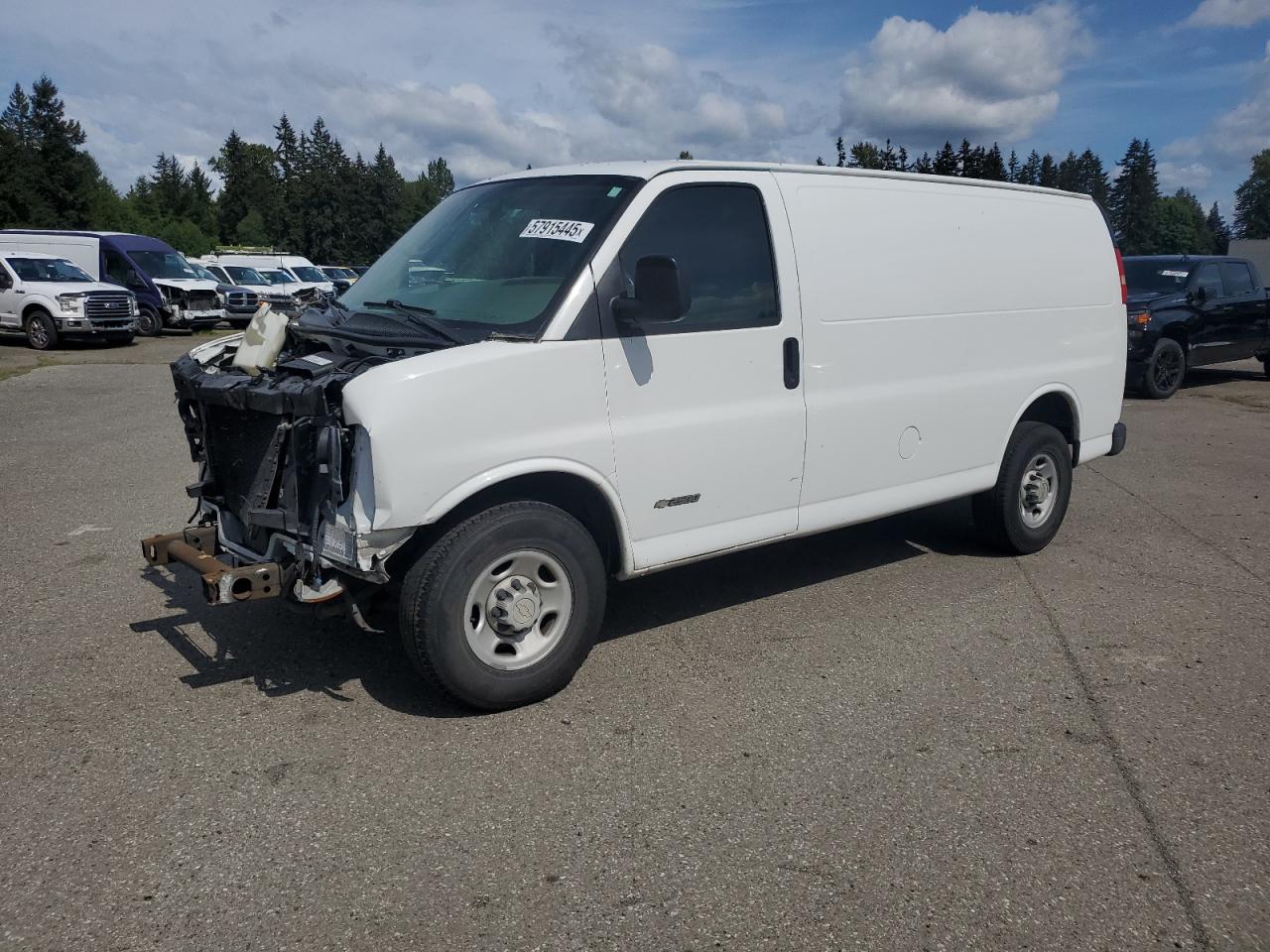 2006 Chevrolet Express G2500 for Sale in Arlington, WA - Front End