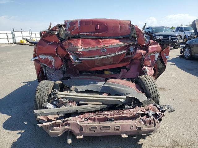  NISSAN SENTRA 2015 Красный