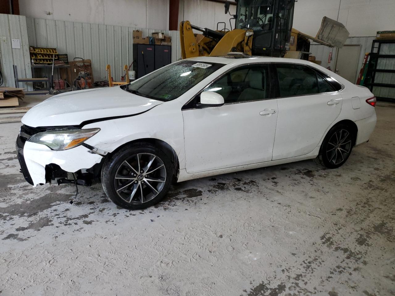2017 Toyota Camry Le продається в Hurricane, WV - Front End