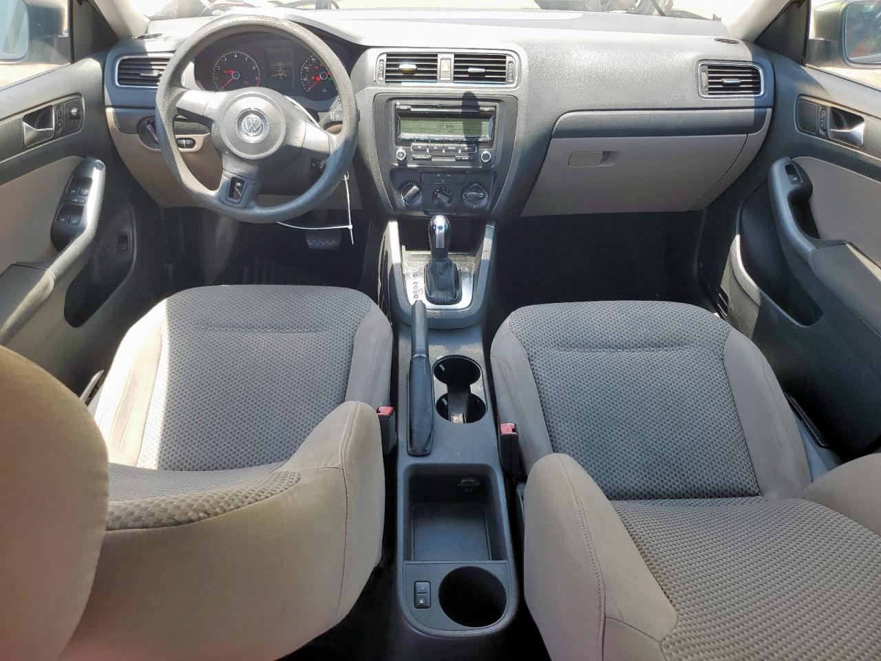 3VW2K7AJ4BM016704 2011 Volkswagen Jetta Base