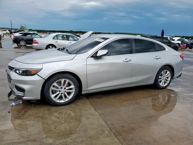 Sedans CHEVROLET MALIBU 2017 Srebrny