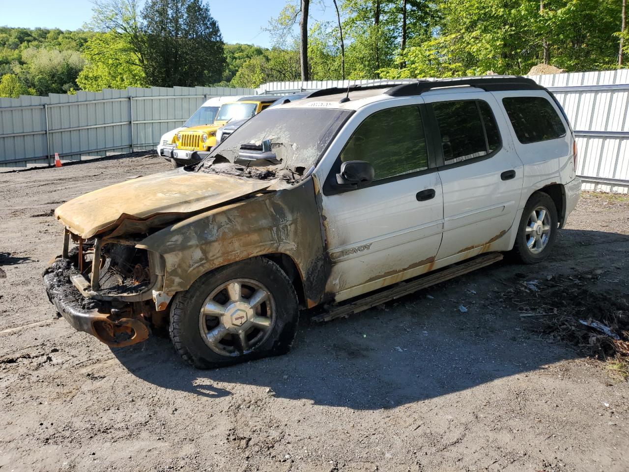 2005 Gmc Envoy Xl იყიდება Center Rutland-ში, VT - Burn - Engine