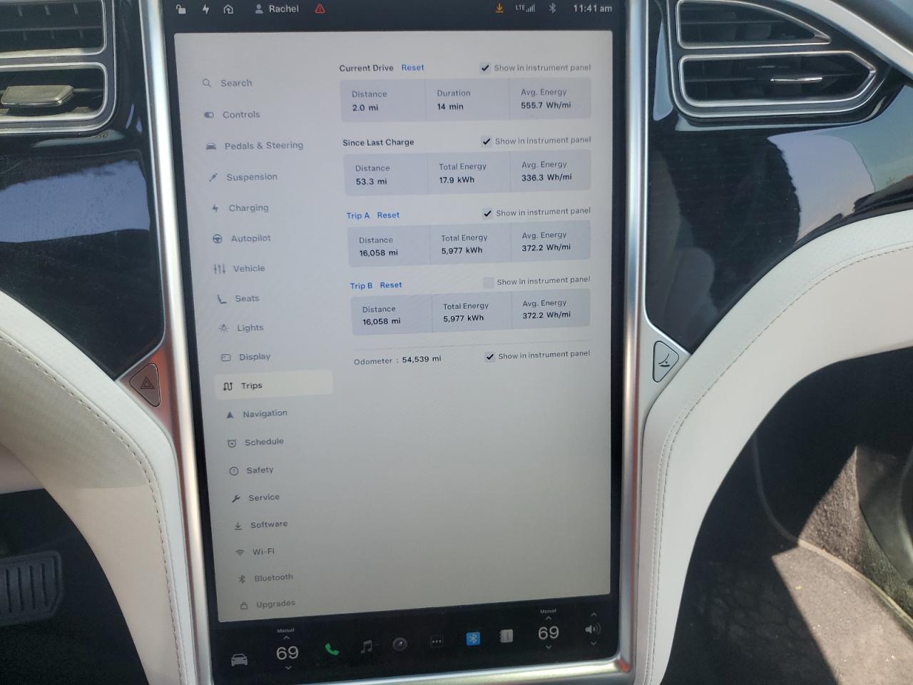 2017 Tesla Model X VIN: 5YJXCBE21HF063925 Lot: 55888105