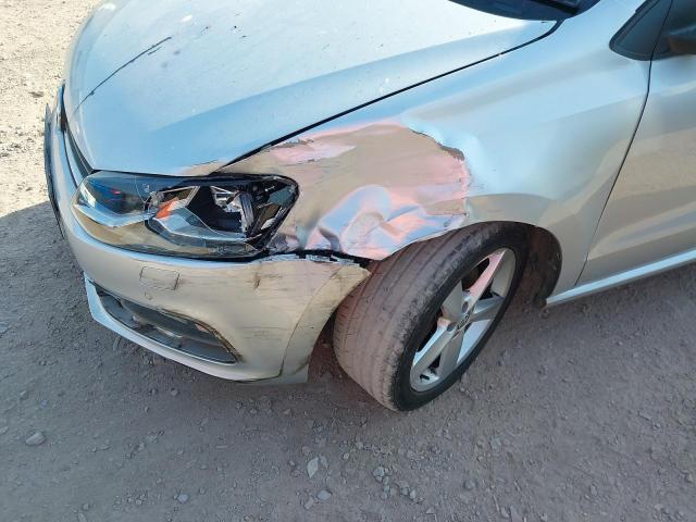 2015 VOLKSWAGEN POLO