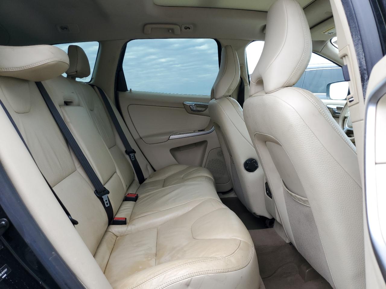 2011 Volvo Xc60 3.2 VIN: YV4952DL0B2222647 Lot: 57293075