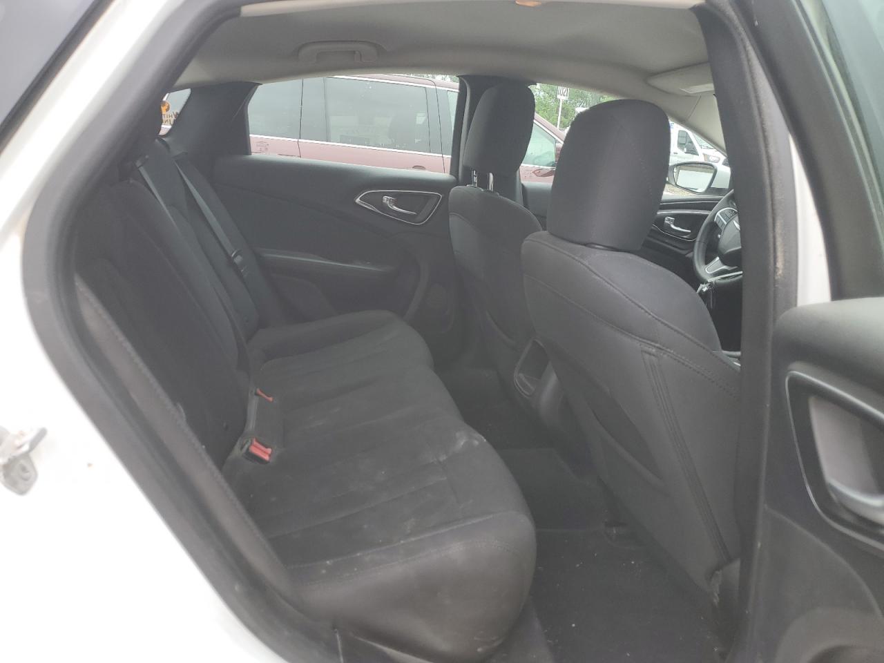 2015 Chrysler 200 Limited VIN: 1C3CCCAB5FN738026 Lot: 57094605