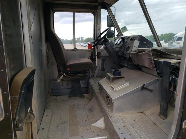 2009 FREIGHTLINER CHASSIS M LINE WALK-IN VAN  
