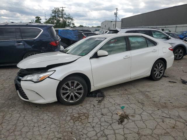  TOYOTA CAMRY 2017 Белы