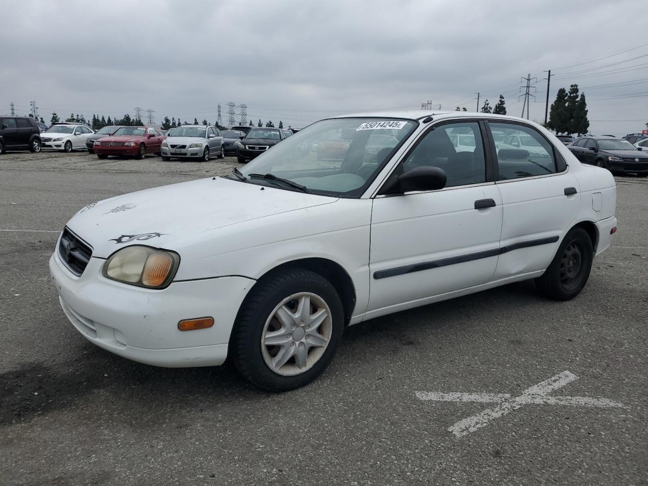 Rancho Cucamonga, CA에서 판매 중인 2000 Suzuki Esteem Gl - Rear End
