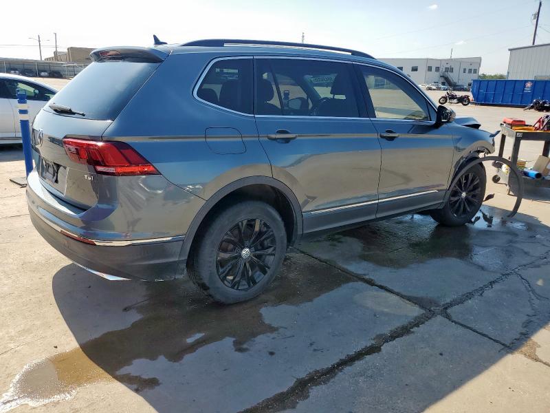  VOLKSWAGEN TIGUAN 2018 Серый
