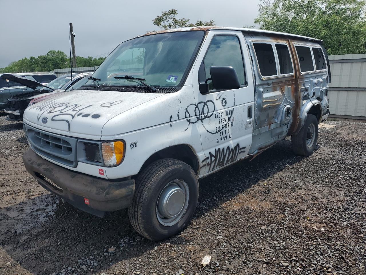 Hillsborough, NJ에서 판매 중인 2001 Ford Econoline E350 Super Duty Van - Side