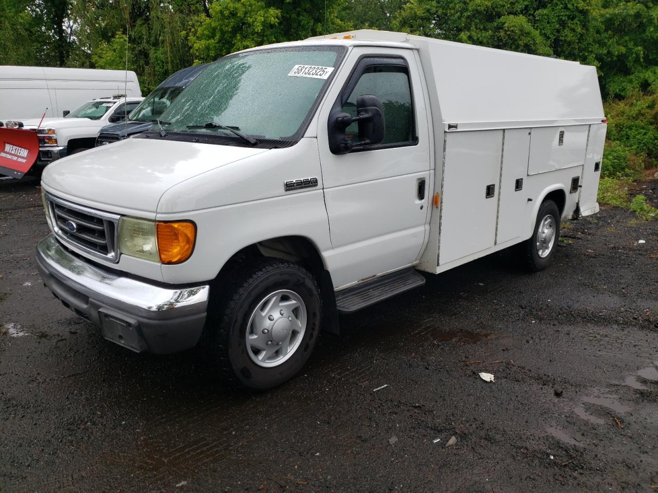 2006 Ford Econoline E350 Super Duty Cutaway Van for Sale in New Britain, CT - Side