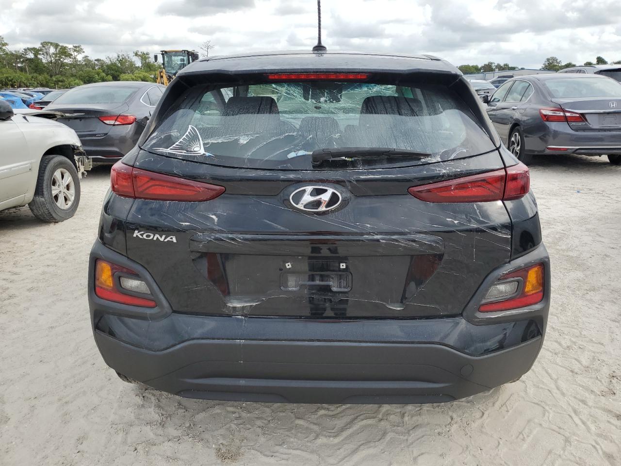 2018 Hyundai Kona Se VIN: KM8K12AAXJU179596 Lot: 80868124