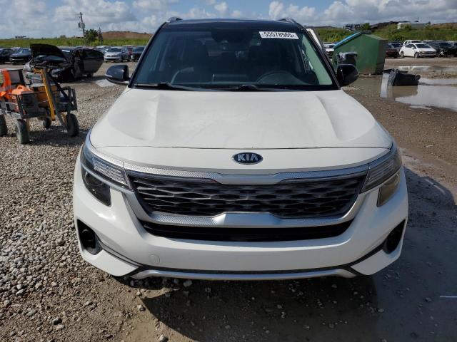  KIA SELTOS 2021 Белый