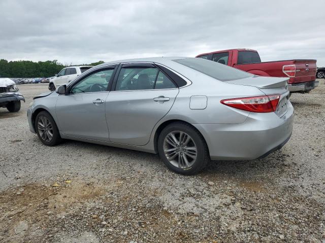 Sedans TOYOTA CAMRY 2016 Srebrny