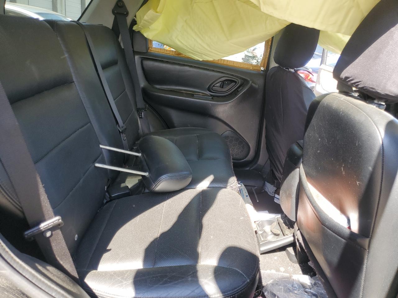 2005 Ford Escape Limited VIN: 1FMCU04105KA65104 Lot: 56709875