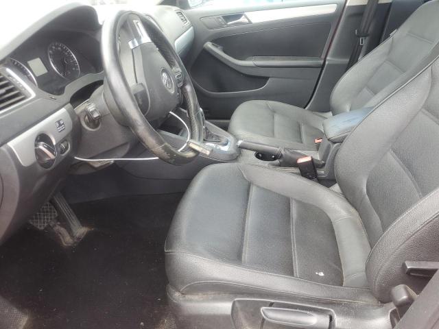 Sedans VOLKSWAGEN JETTA 2012 Czerwony
