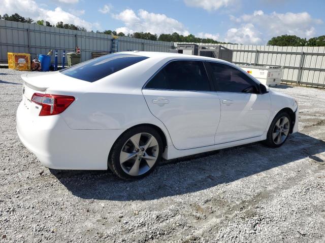 Sedans TOYOTA CAMRY 2014 White