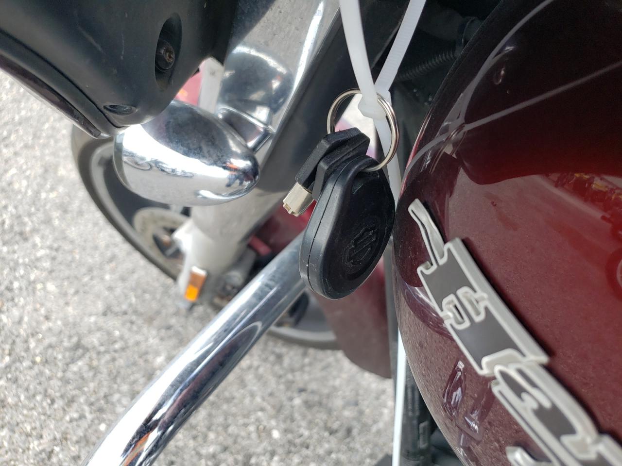 2015 Harley-Davidson Flhx Street Glide VIN: 1HD1KBM16FB619744 Lot: 56753965