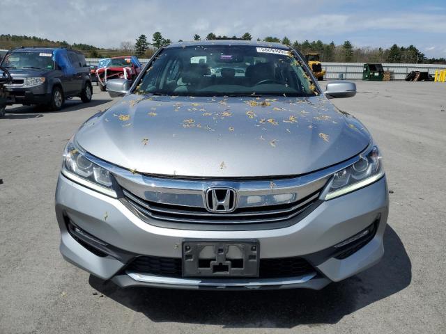 Sedans HONDA ACCORD 2017 Srebrny
