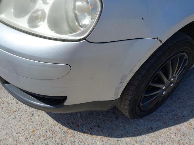 2004 VOLKSWAGEN TOURAN SE