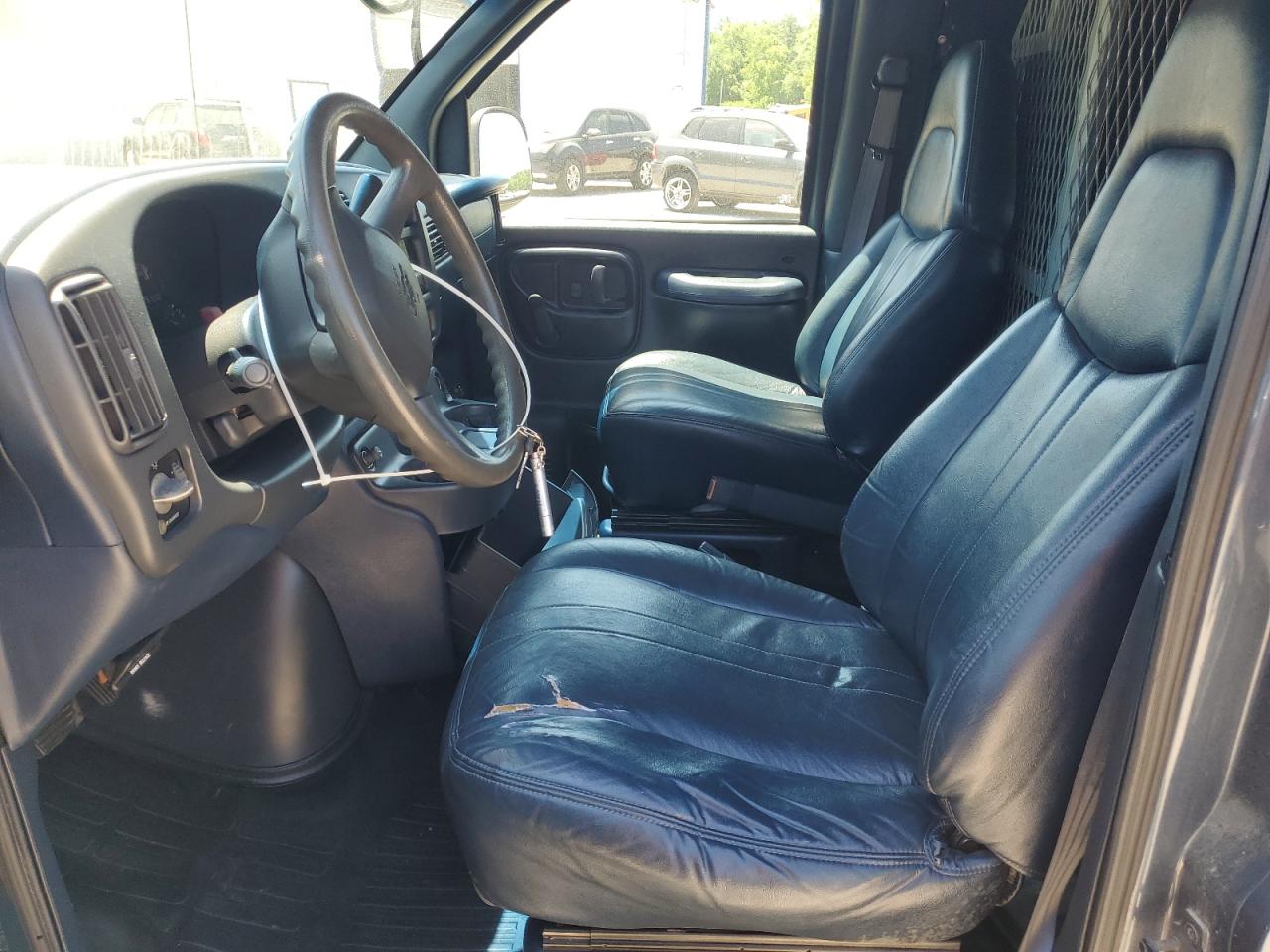 1998 Chevrolet Express G1500 VIN: 1GCEG15W6W1069444 Lot: 57214045