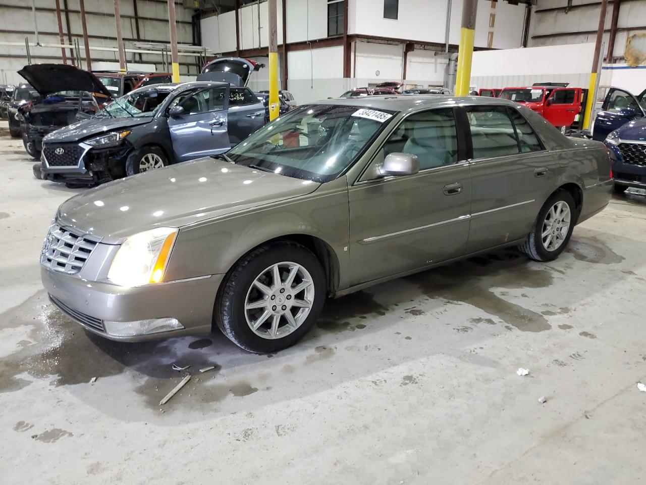 2010 Cadillac Dts Luxury Collection for Sale in Lawrenceburg, KY - Side