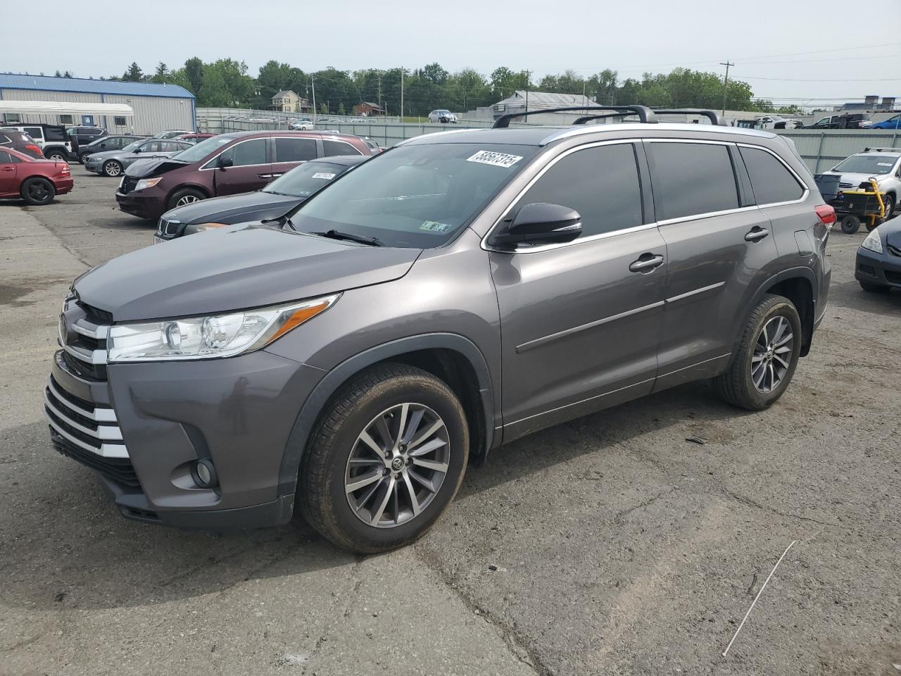 2017 Toyota Highlander Se იყიდება Pennsburg-ში, PA - Front End