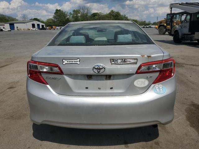  TOYOTA CAMRY 2014 Srebrny