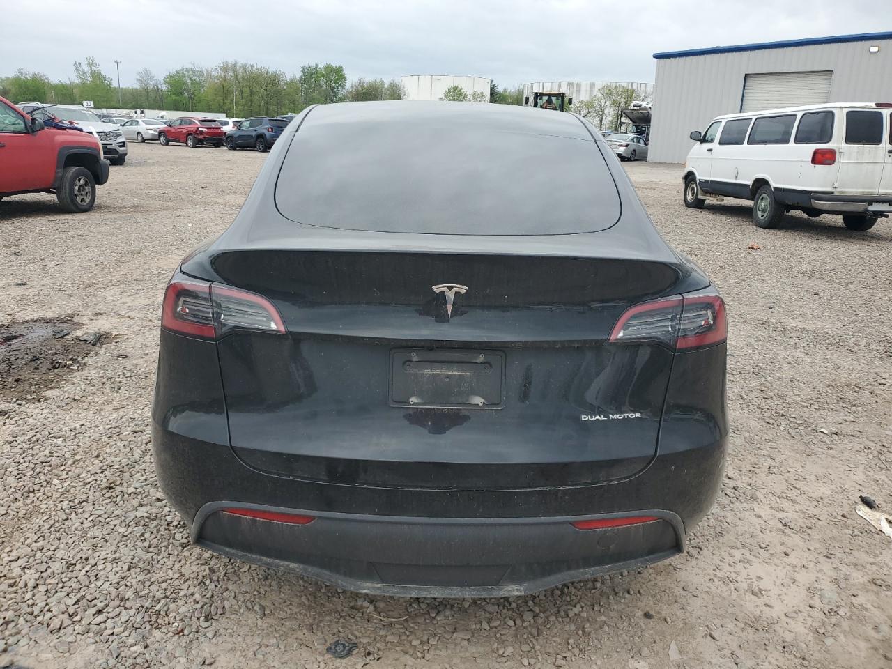 2024 Tesla Model Y VIN: 7SAYGDEE0RA227603 Lot: 56843545