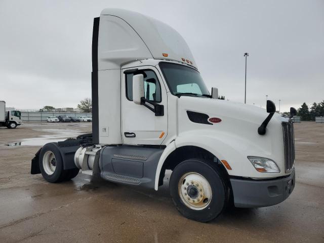 2019 Peterbilt 579 Semi Truck