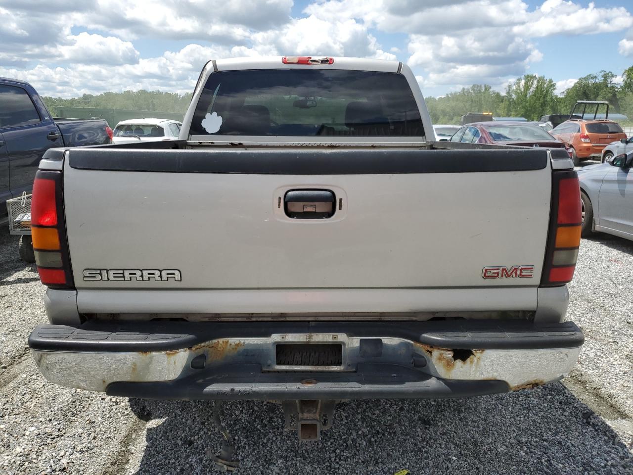 2005 GMC New Sierra K1500 VIN: 2GTEK13T351376439 Lot: 55336835