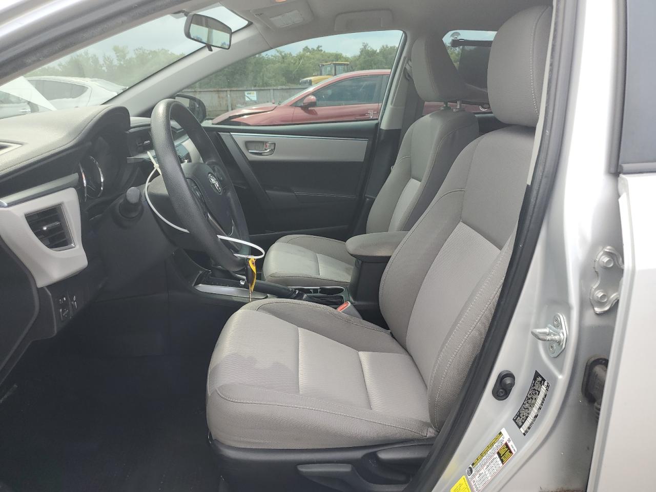 2015 Toyota Corolla L VIN: 5YFBURHE4FP329686 Lot: 56233325