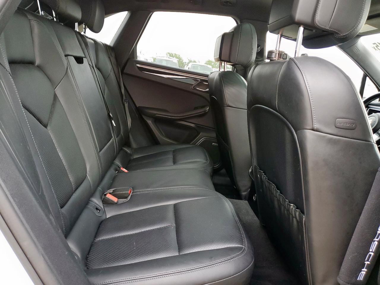 2018 Porsche Macan VIN: WP1AA2A54JLB10197 Lot: 55328915