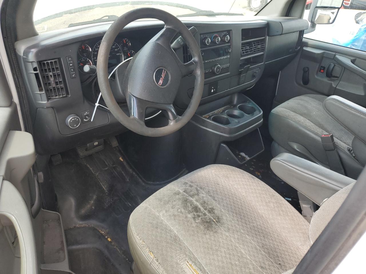 2015 GMC Savana Cutaway G3500 VIN: 1GD374CG1F1195145 Lot: 56974935