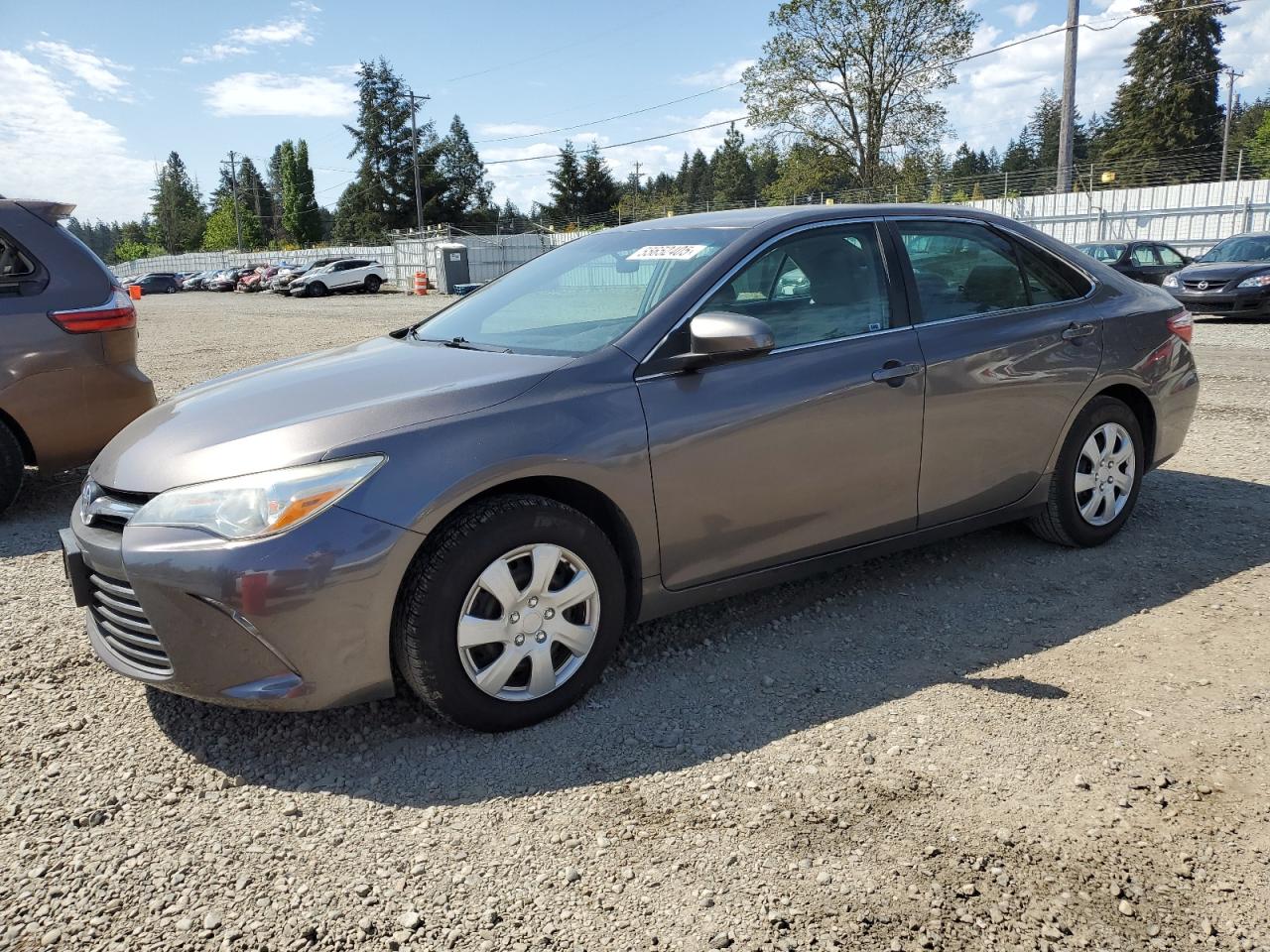 2016 Toyota Camry Le for Sale in Graham, WA - Side