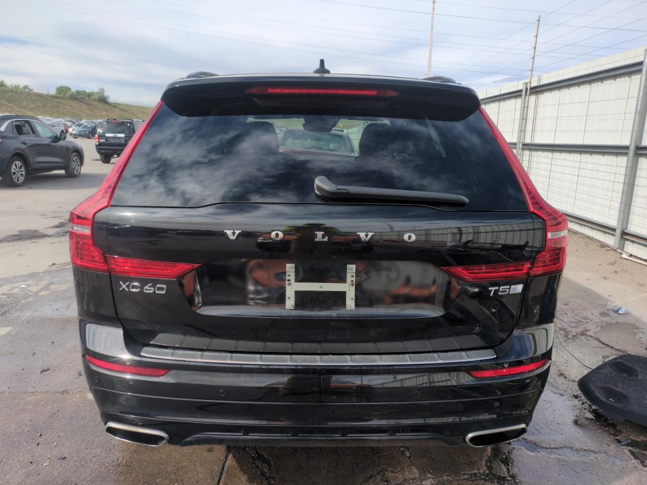 2020 Volvo Xc60 T5 R-Design VIN: YV4102DM0L1571142 Lot: 56313545