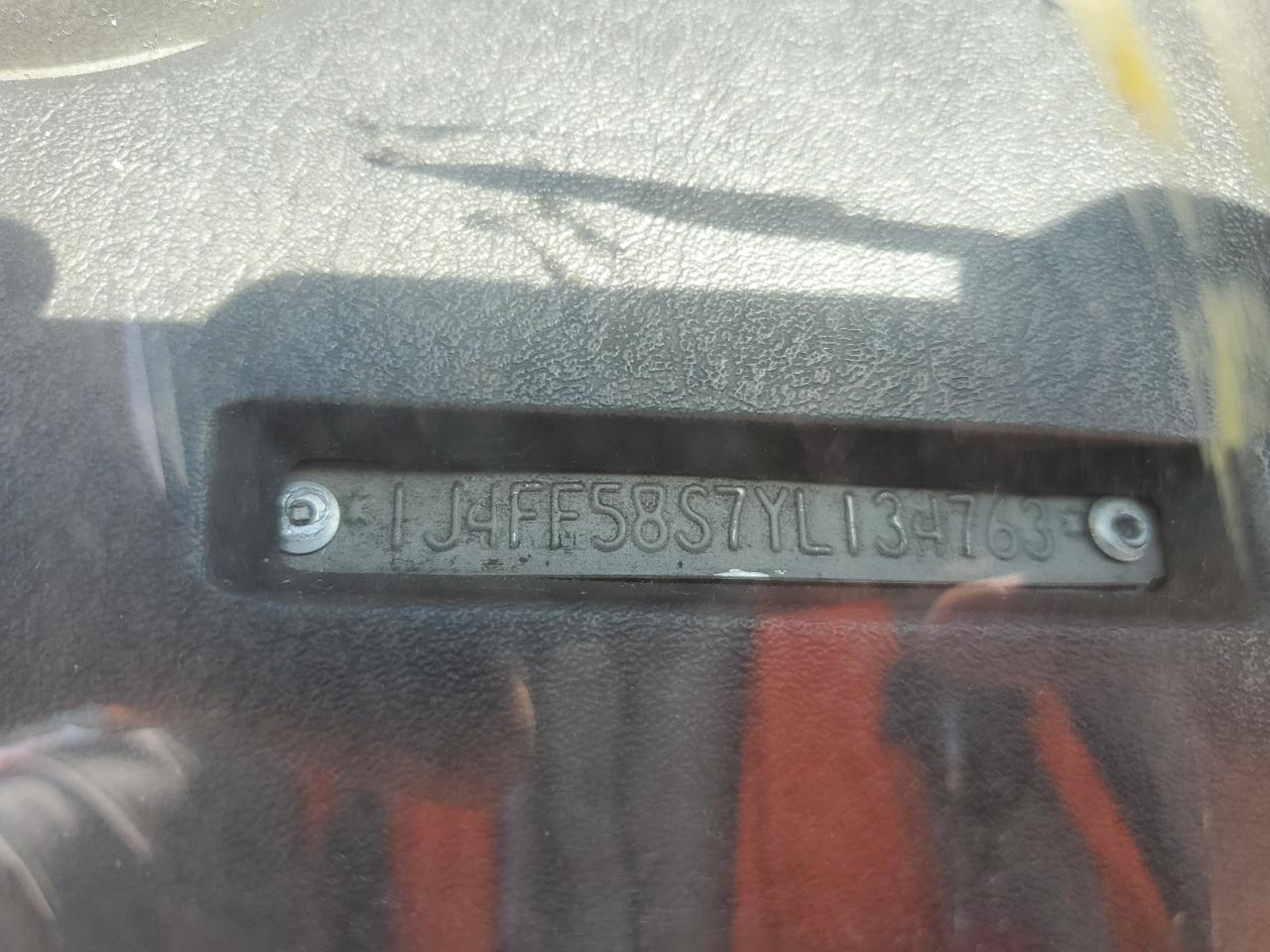 2000 Jeep Cherokee Classic VIN: 1J4FF58S7YL134763 Lot: 55957205