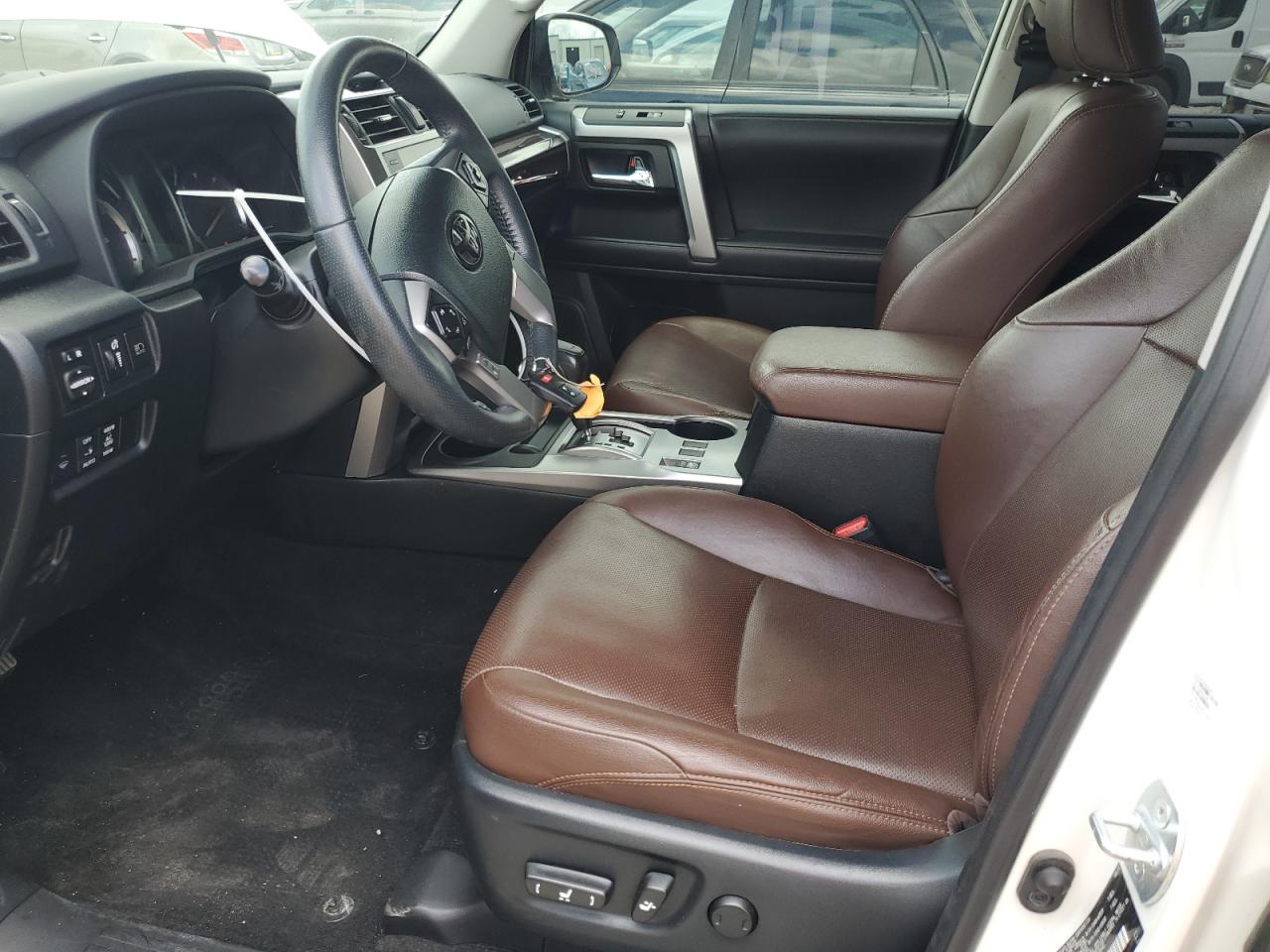 2020 Toyota 4Runner Sr5/Sr5 Premium VIN: JTEBU5JR4L5739933 Lot: 58227535