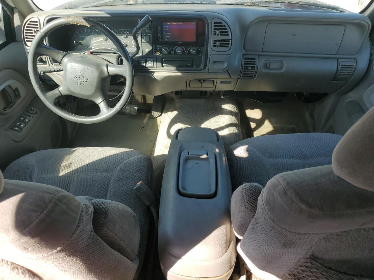 1999 Chevrolet Suburban K2500 VIN: 1GNGK26J7XJ489089 Lot: 55211905