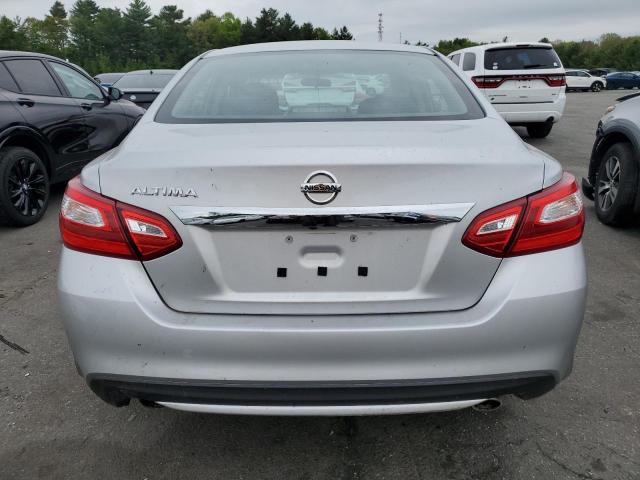 Седани NISSAN ALTIMA 2016 Сріблястий