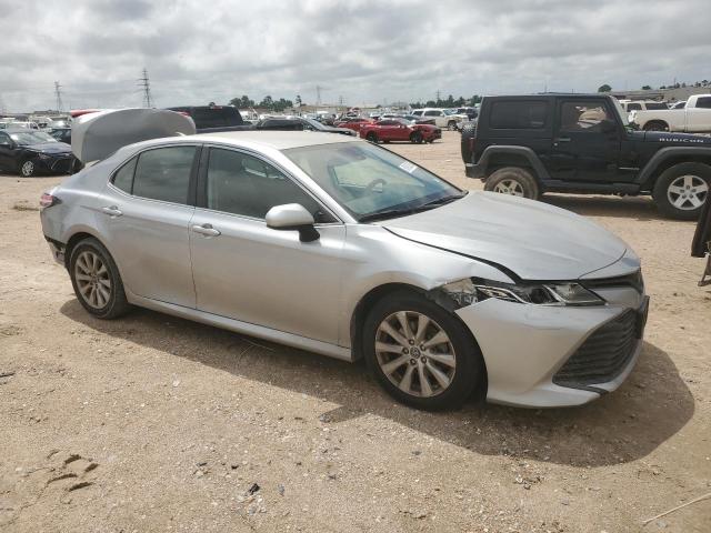  TOYOTA CAMRY 2019 Серебристый