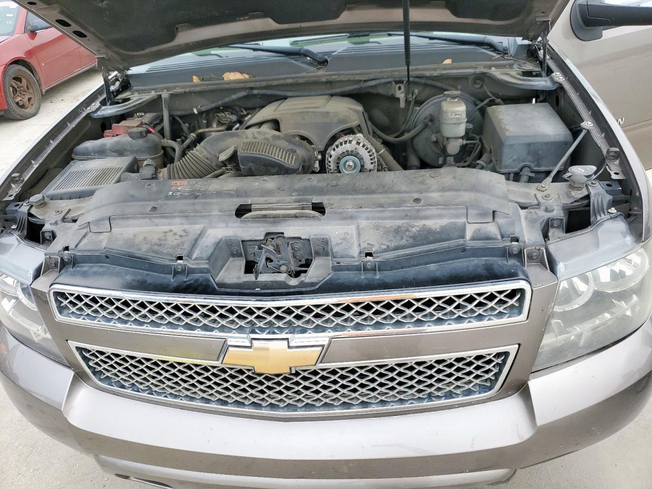 2011 Chevrolet Suburban C1500 Lt VIN: 1GNSCJE05BR400575 Lot: 56746125